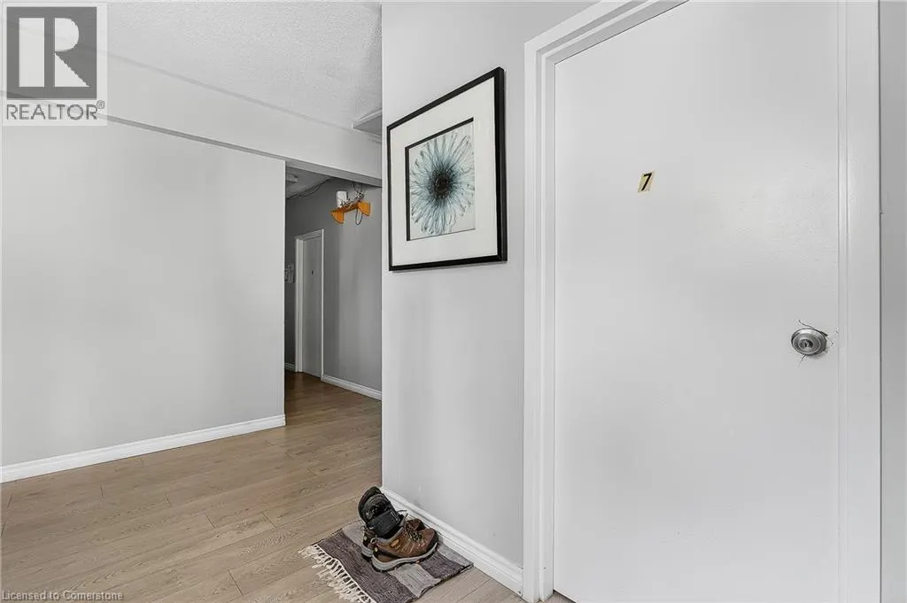 43 DUPONT Street E