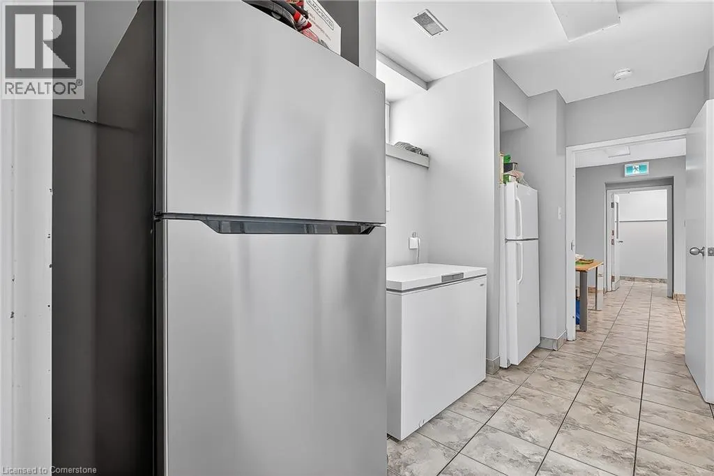 43 DUPONT Street E