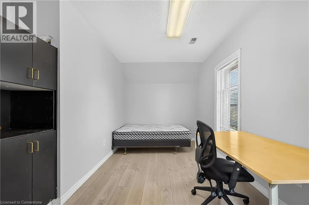 43 DUPONT Street E