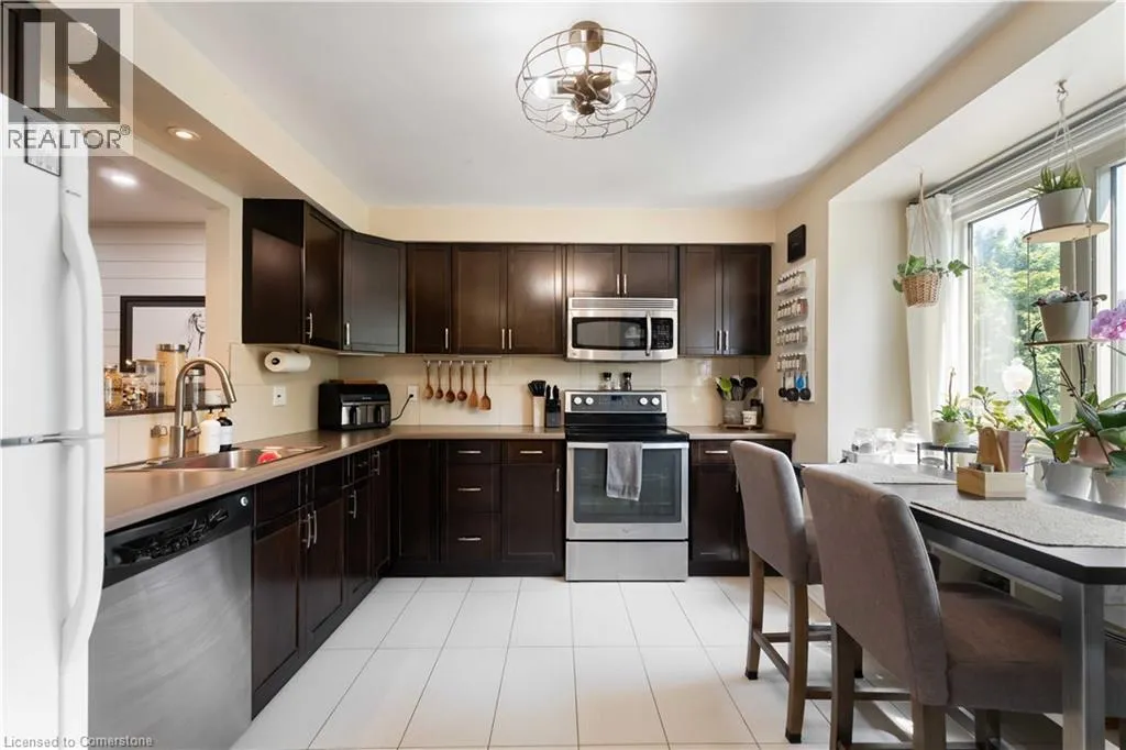 72 STONECHURCH Road W Unit# 37, #37