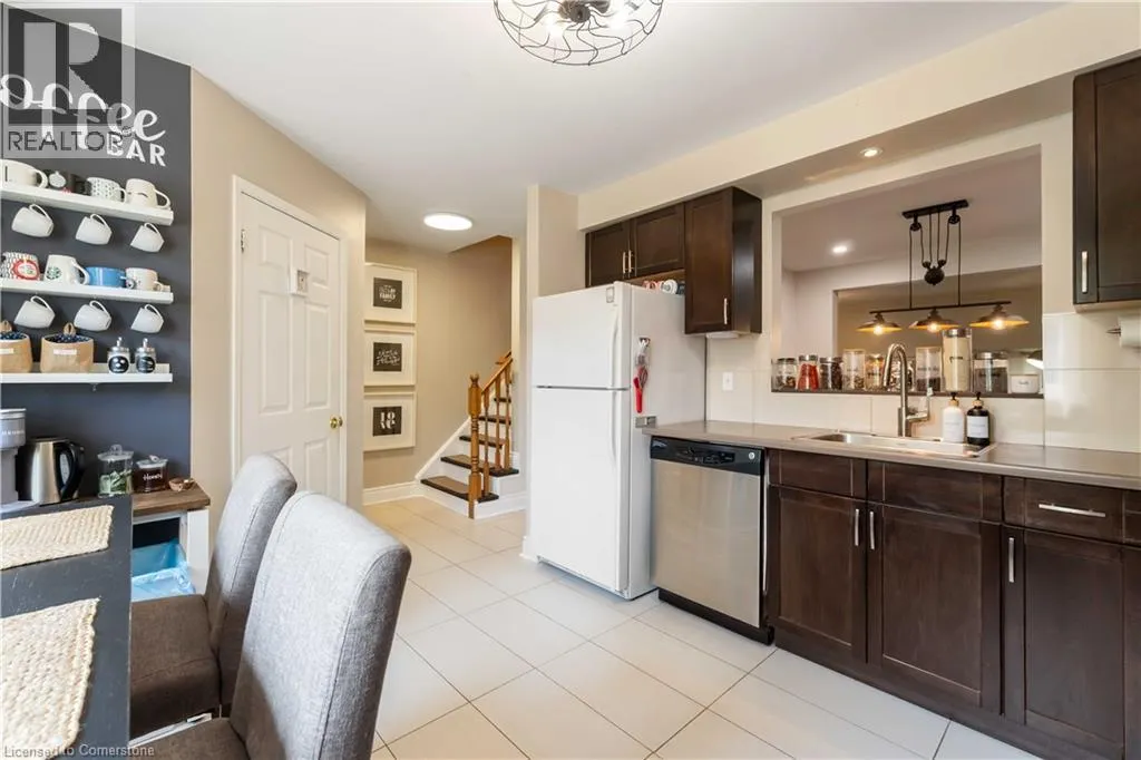 72 STONECHURCH Road W Unit# 37, #37