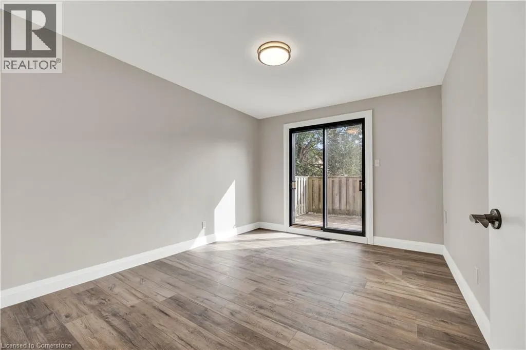 102 SYDNEY Street N Unit# 2, #2