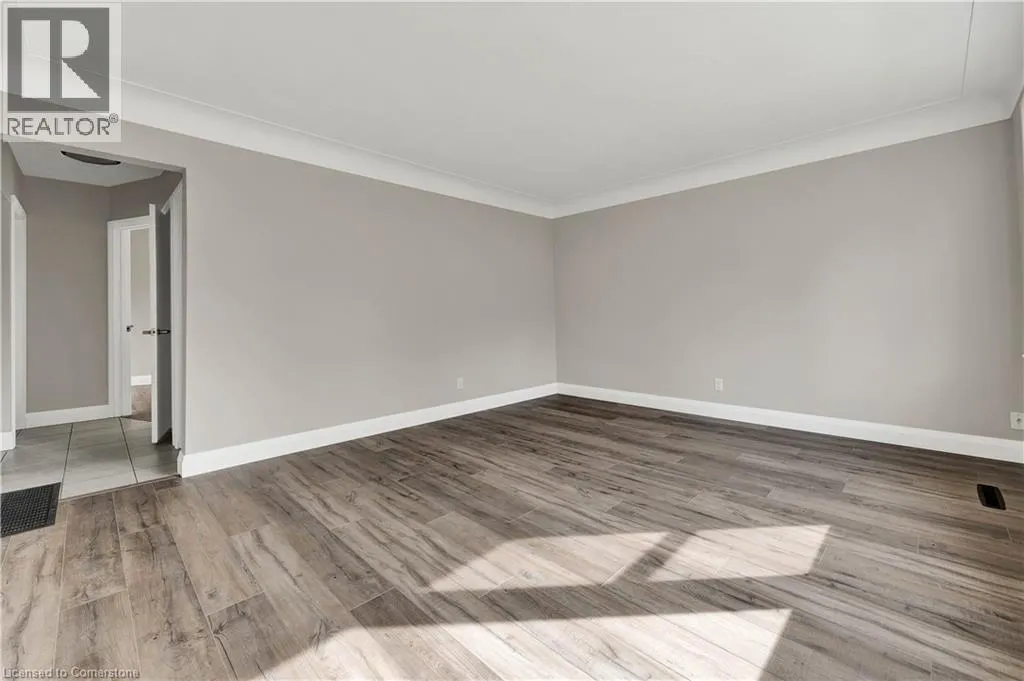 102 SYDNEY Street N Unit# 2, #2