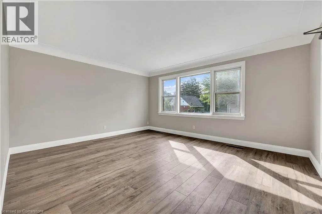 102 SYDNEY Street N Unit# 2, #2
