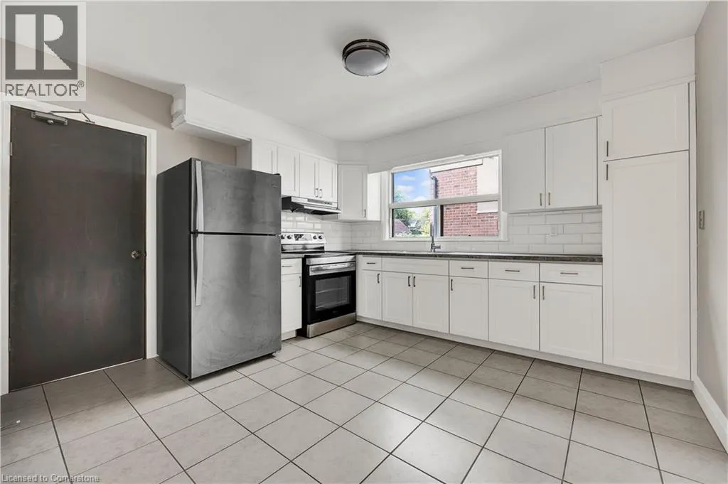 102 SYDNEY Street N Unit# 2, #2