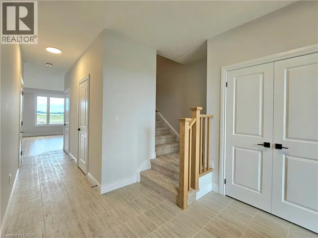 15 ANNE Street W