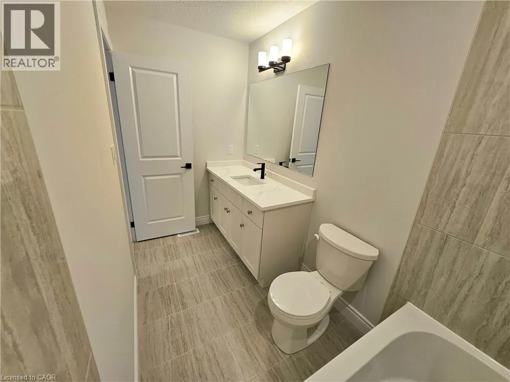 15 ANNE Street W