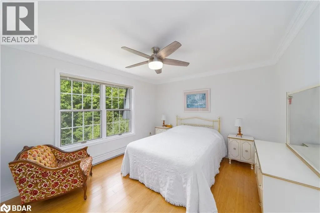 1836 QUANTZ Crescent