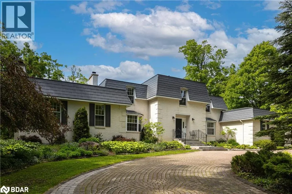 1836 QUANTZ Crescent