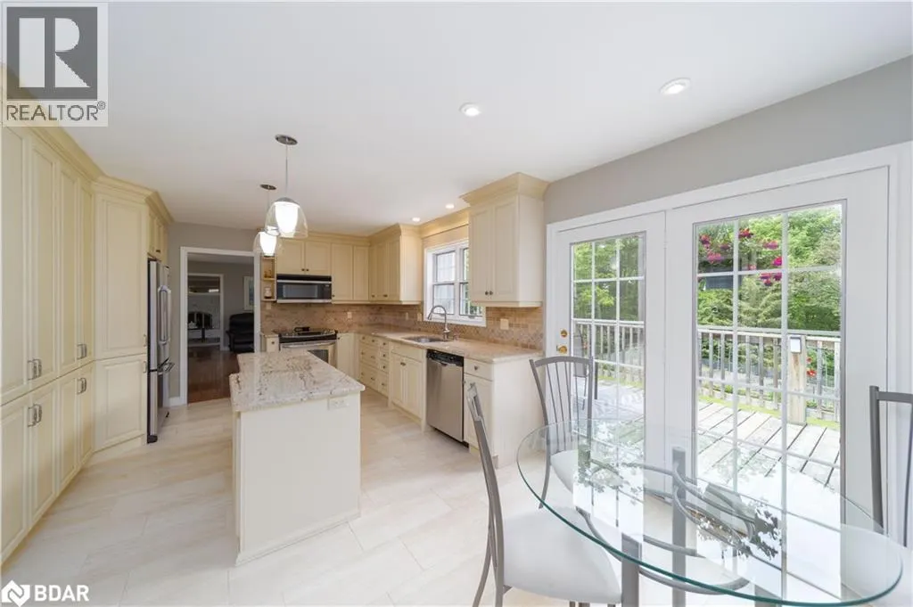 1836 QUANTZ Crescent