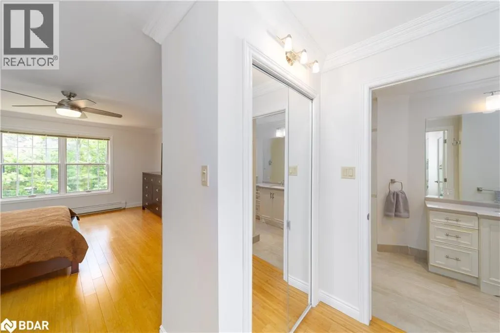 1836 QUANTZ Crescent