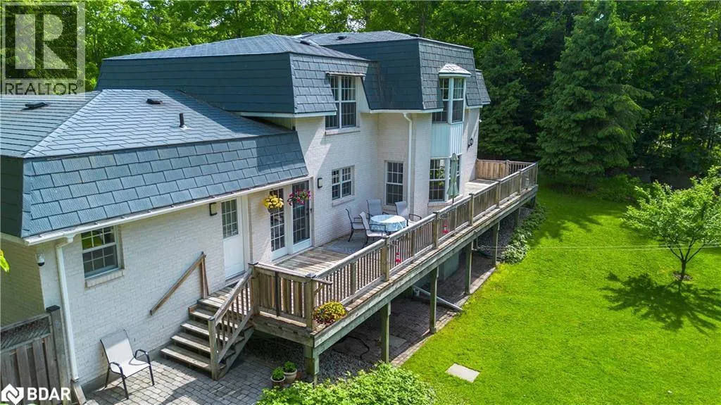 1836 QUANTZ Crescent