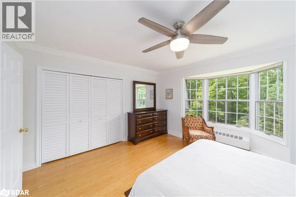 1836 QUANTZ Crescent