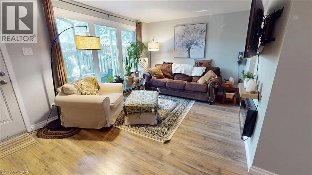 91 AVONWOOD Drive Unit# 17, #17