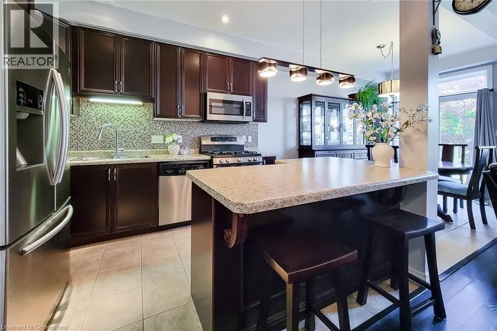 110 MARINA POINT Crescent
