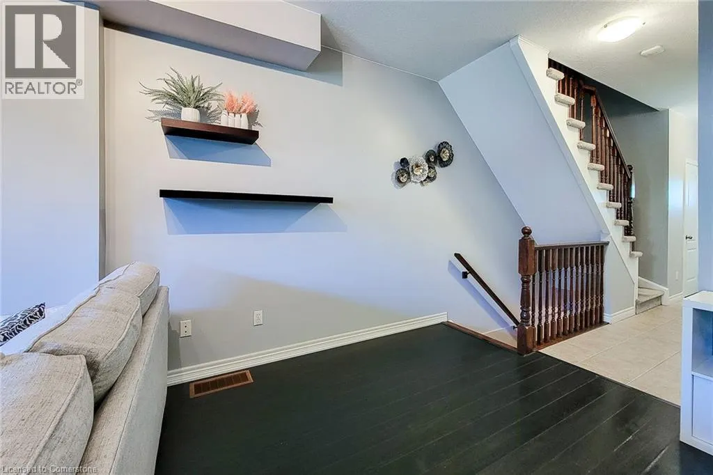 110 MARINA POINT Crescent