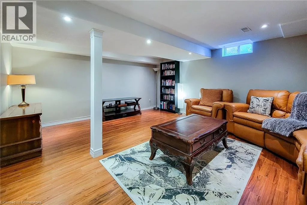 110 MARINA POINT Crescent