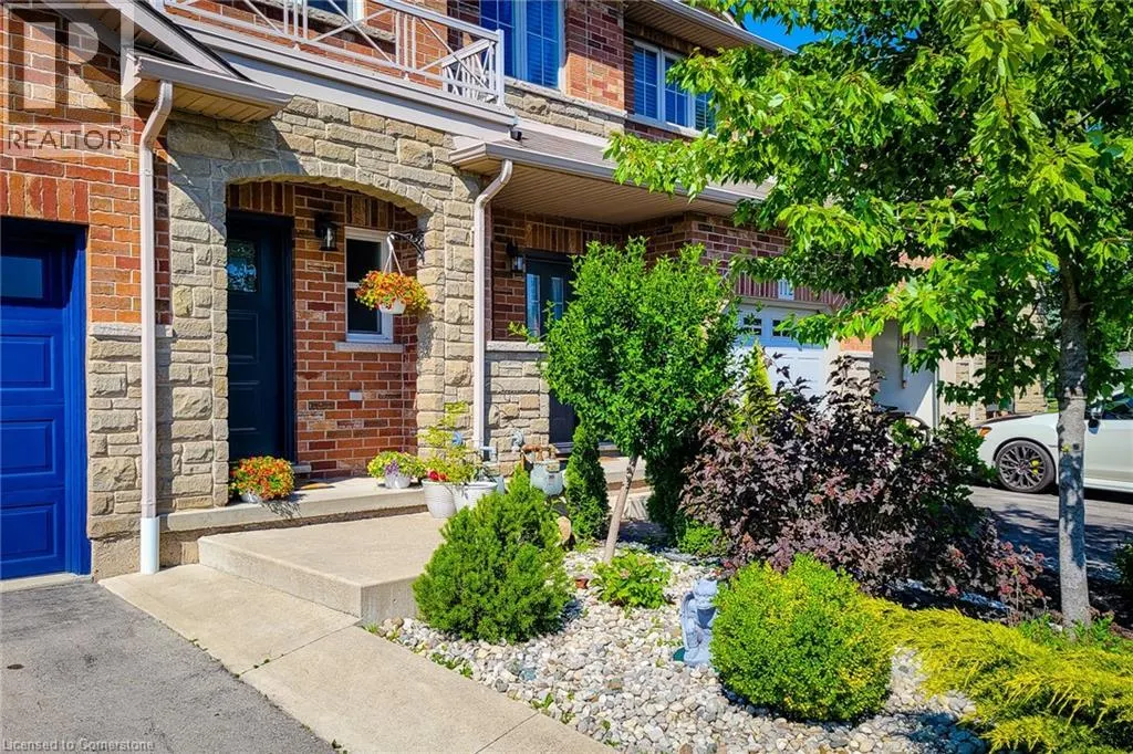 110 MARINA POINT Crescent