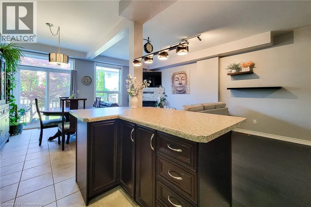 110 MARINA POINT Crescent
