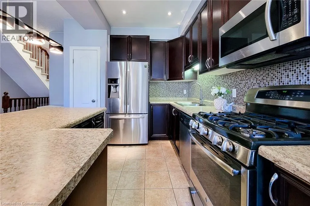 110 MARINA POINT Crescent