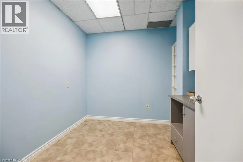 751 VICTORIA Street S Unit# 202, #202