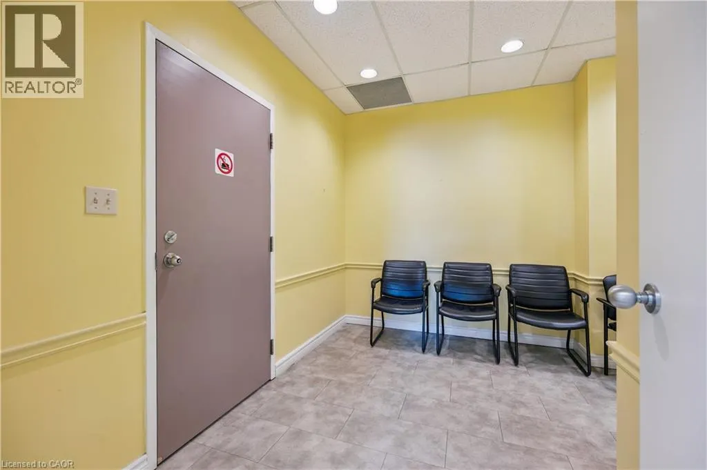 751 VICTORIA Street S Unit# 202, #202