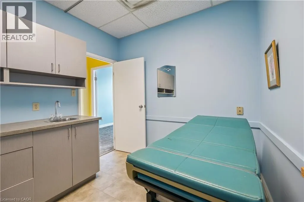 751 VICTORIA Street S Unit# 202, #202