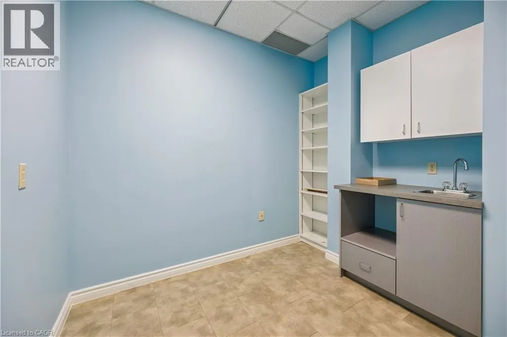 751 VICTORIA Street S Unit# 202, #202