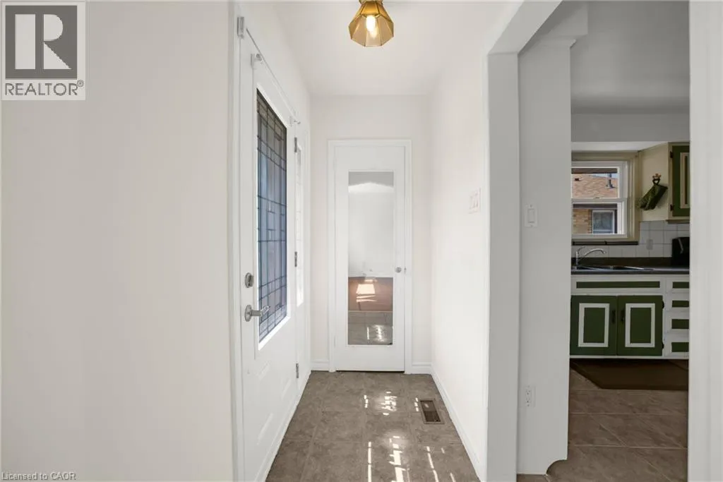 272 UPPER PARADISE Road Unit# A, #A