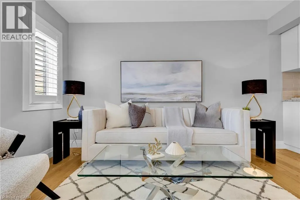 121 HOLLYBROOK Trail