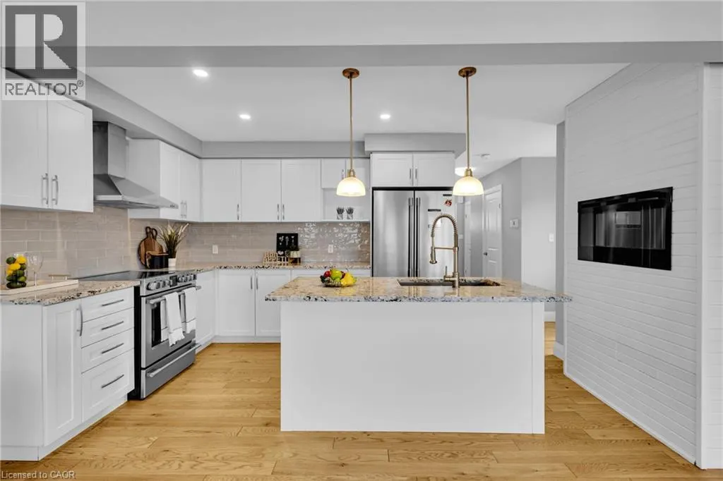 121 HOLLYBROOK Trail