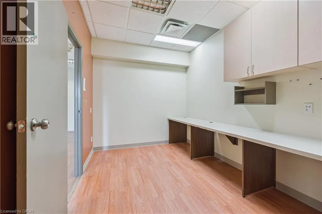 751 VICTORIA Street S Unit# 200, #200