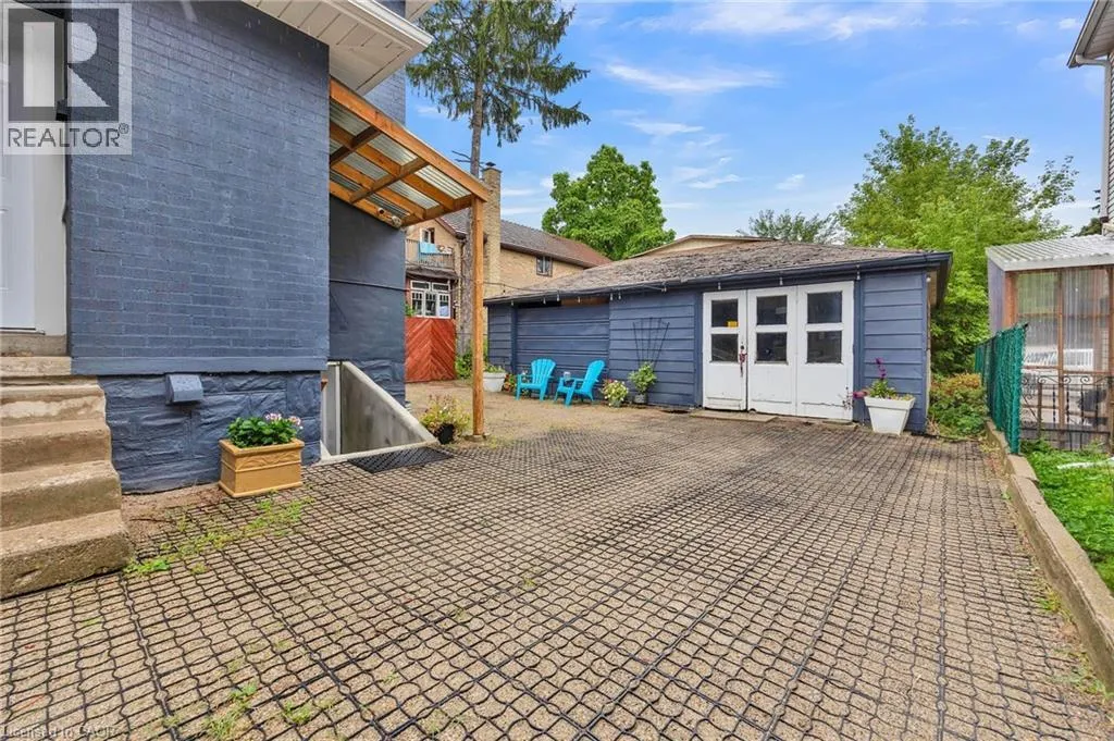 604 GUELPH Street