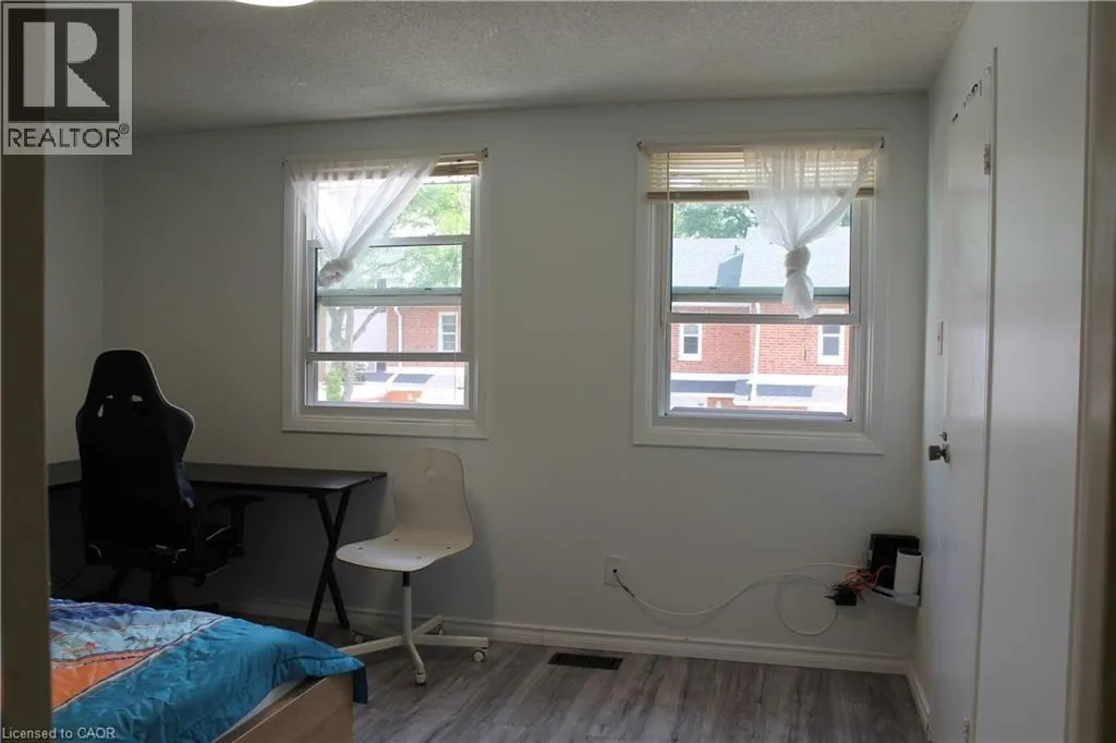 399 KEATS Way Unit# 4, #4