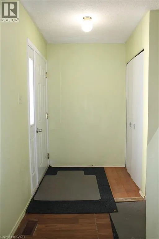 399 KEATS Way Unit# 4, #4