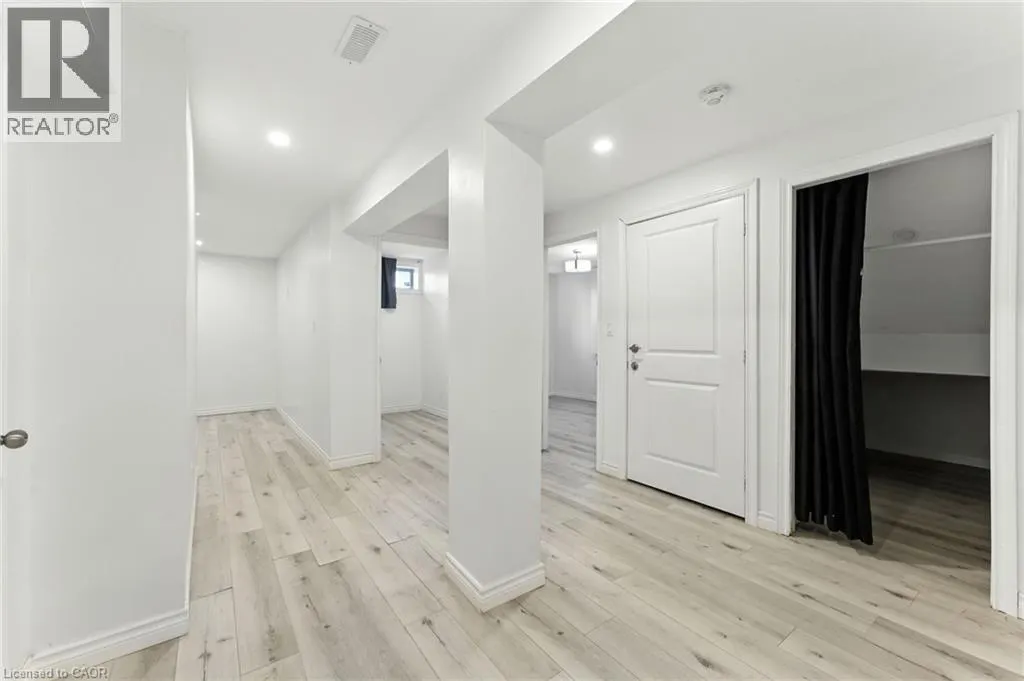 33 SANTOS Drive