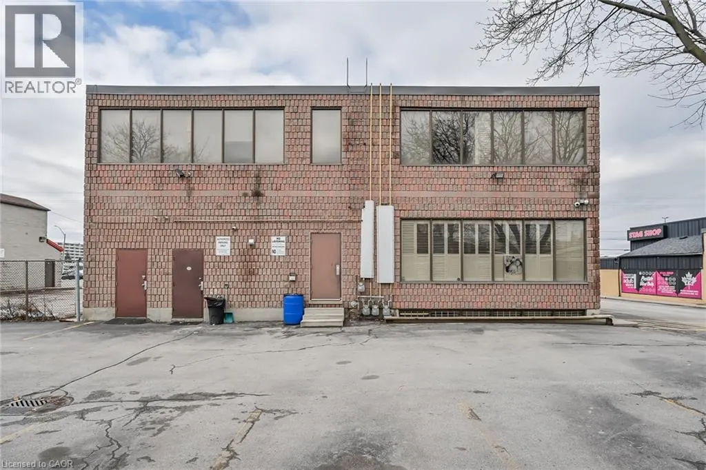 54 CENTENNIAL Parkway N