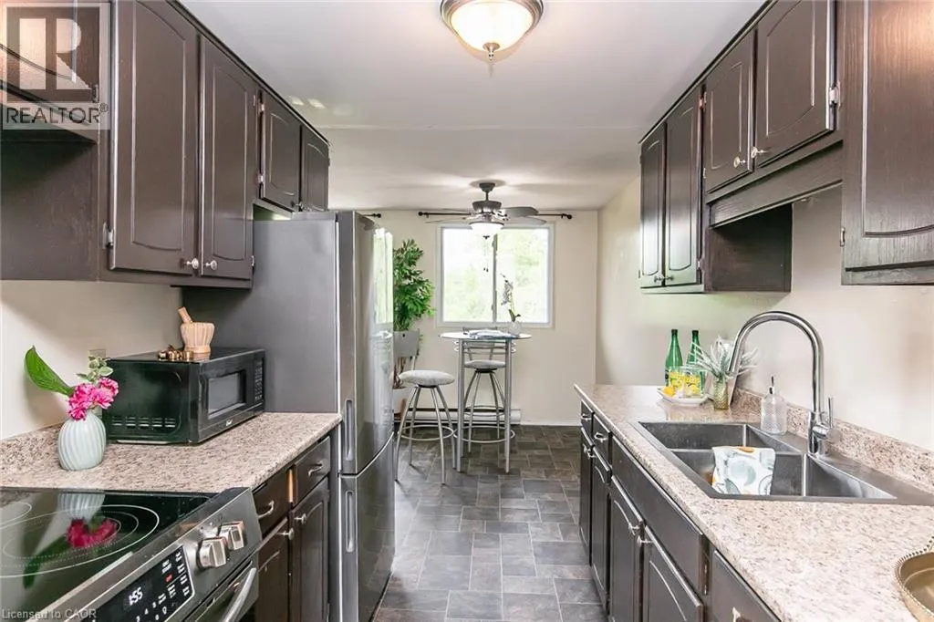 30 AVALON Place Unit# 203, #203
