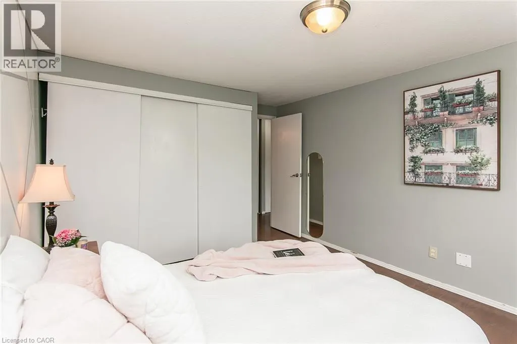 30 AVALON Place Unit# 203, #203