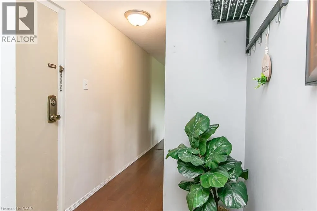 30 AVALON Place Unit# 203, #203
