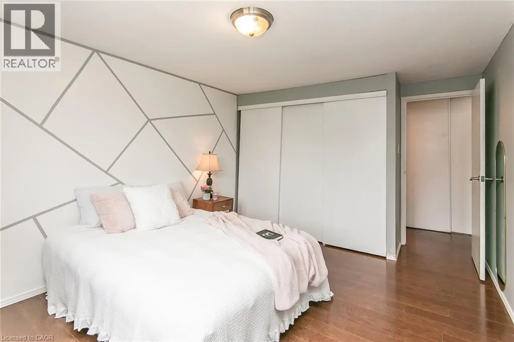 30 AVALON Place Unit# 203, #203