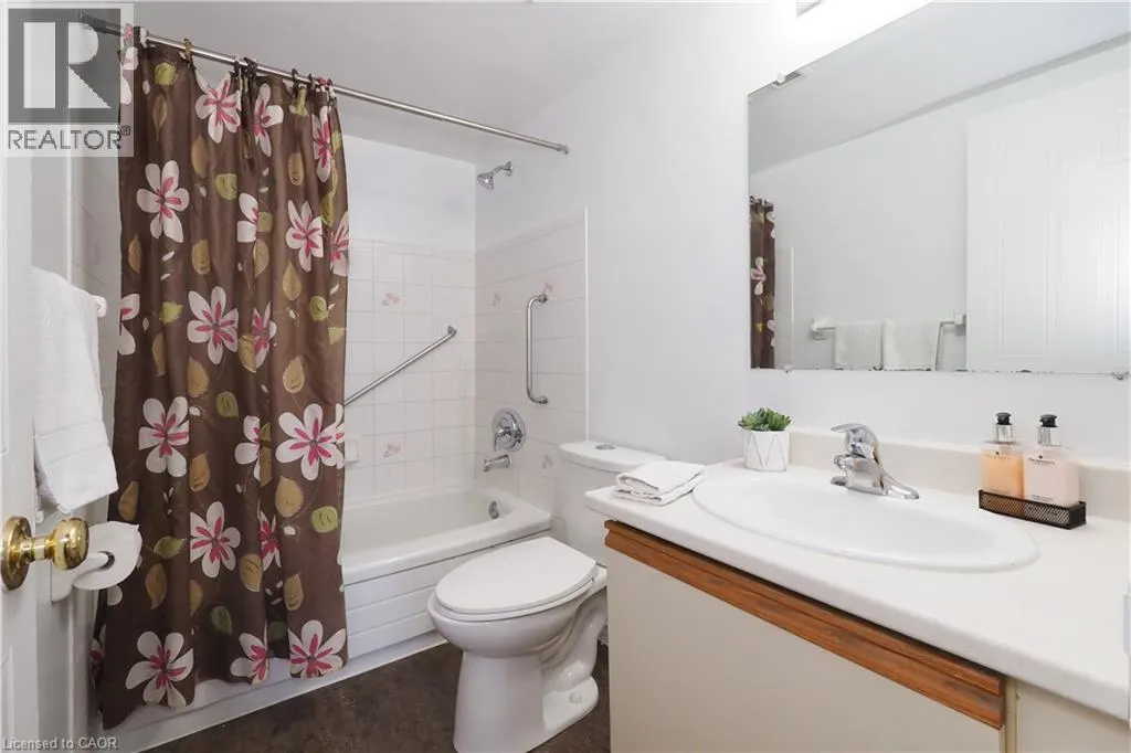 18 HOLBORN Court Unit# 402, #402