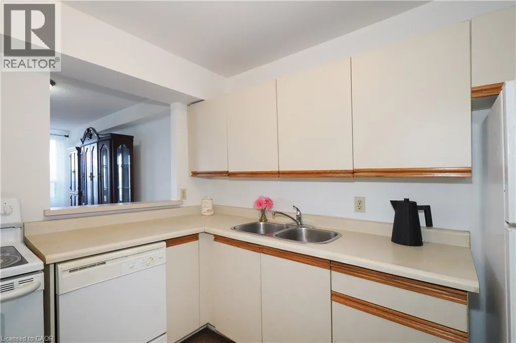 18 HOLBORN Court Unit# 402, #402