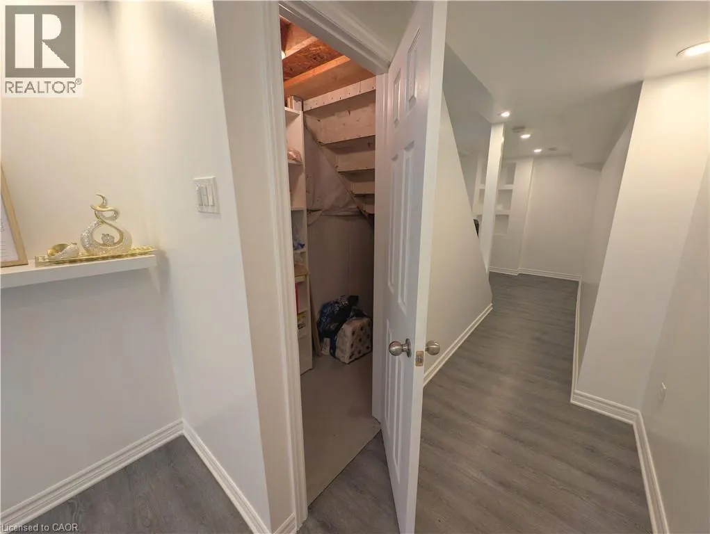 39 PINEWOODS Drive Unit# 5, #5