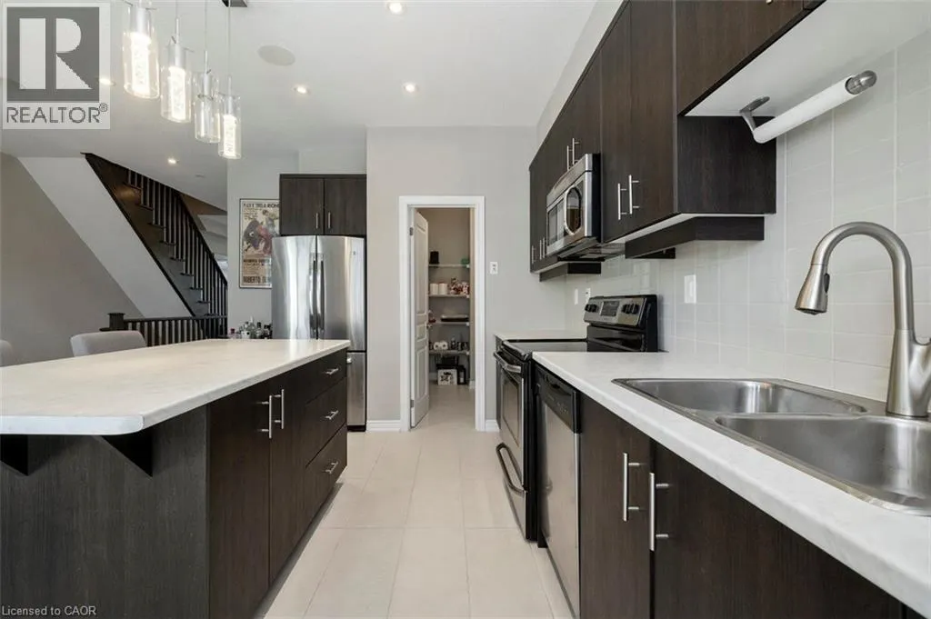 215 DUNDAS Street E Unit# 9, #9