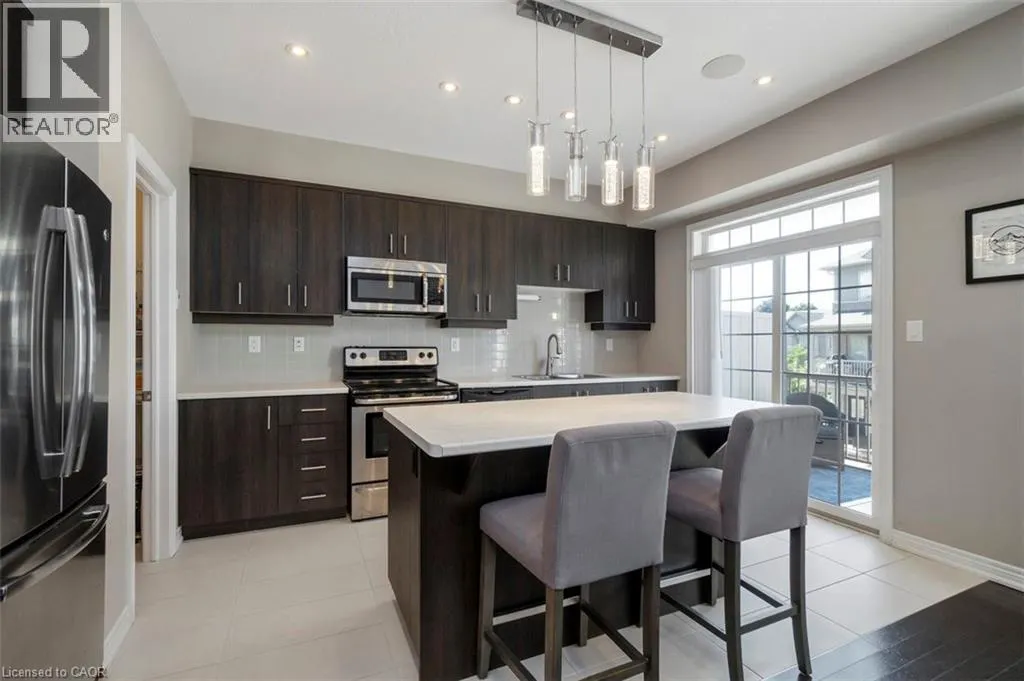 215 DUNDAS Street E Unit# 9, #9