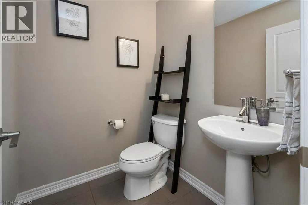 215 DUNDAS Street E Unit# 9, #9