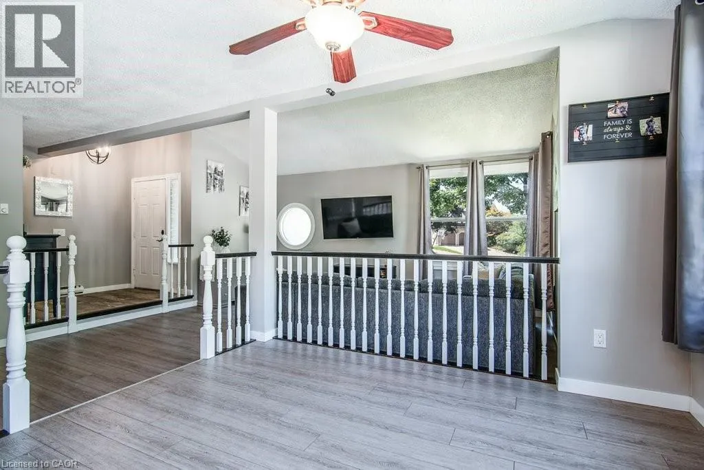 8 PICKWICK Place