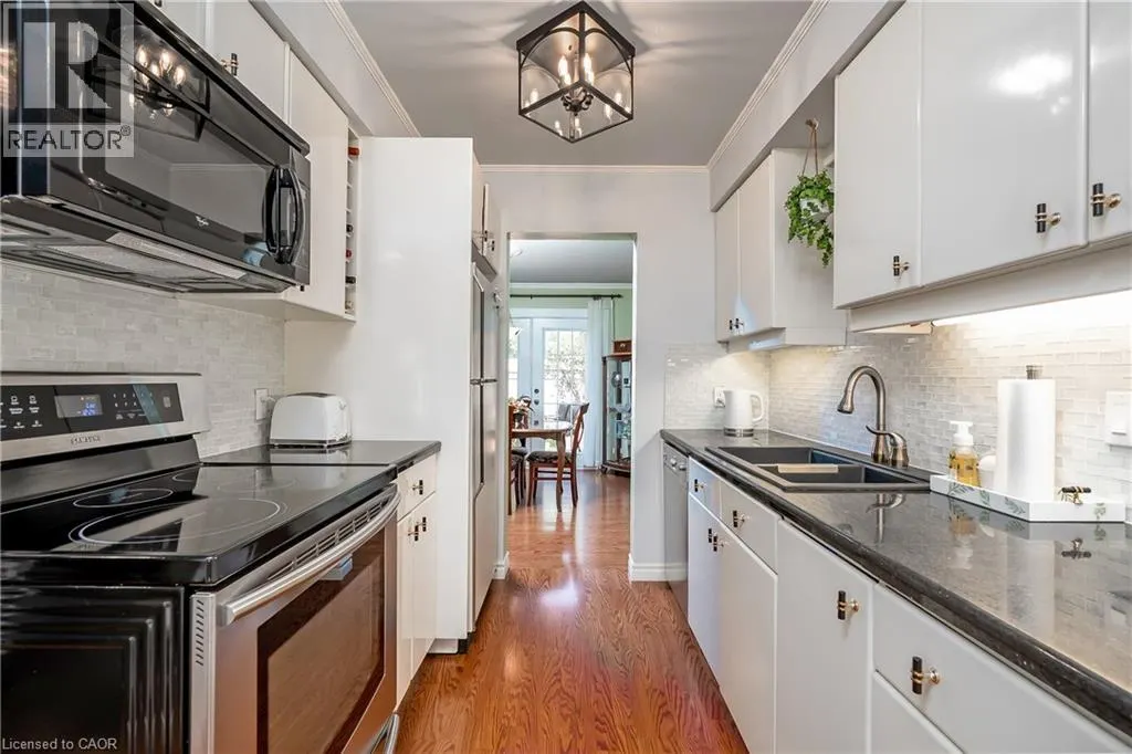 2407 HEMLOCK Court