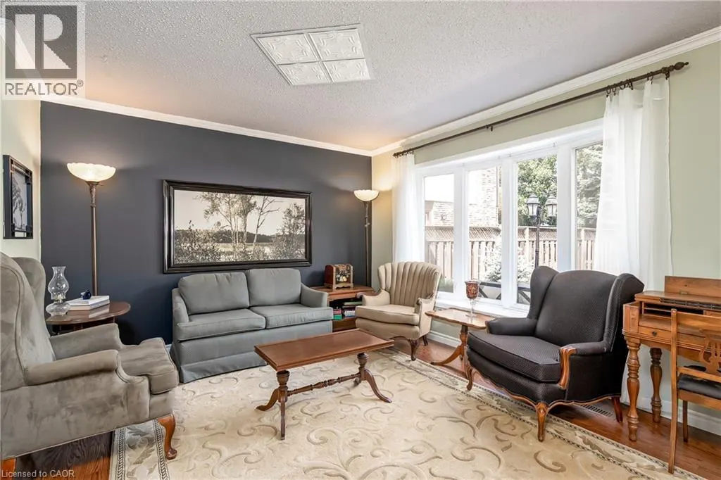 2407 HEMLOCK Court
